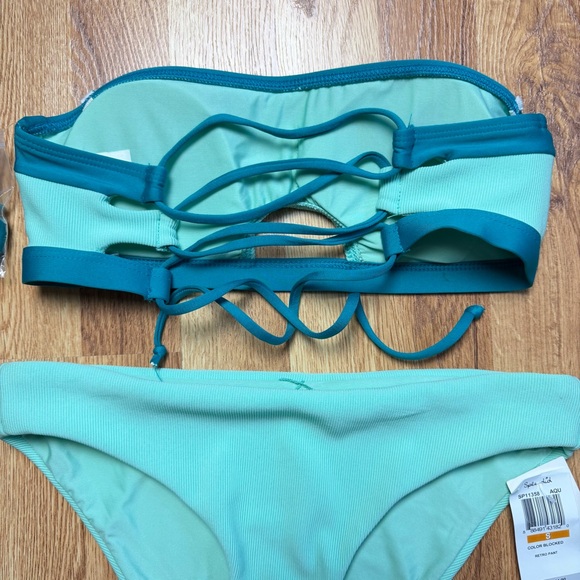 Splendid Ribbed Bikini Set ๐ - Picture 5 of 9